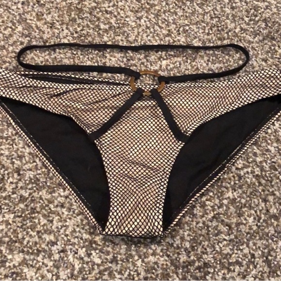 Bikini - Gold and Black Mesh Overlay🤩 - Picture 8 of 9